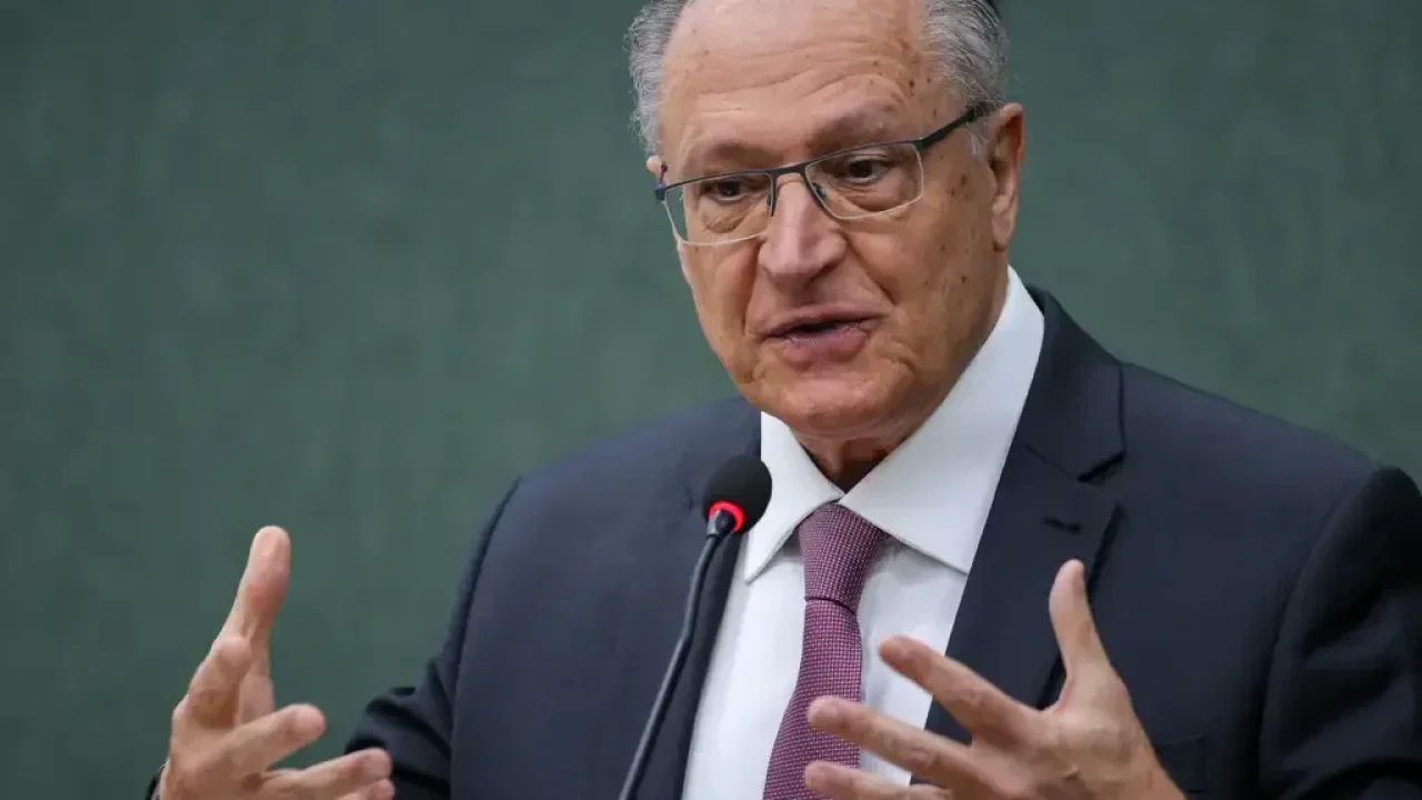 11092025_pzzb2300-35586737