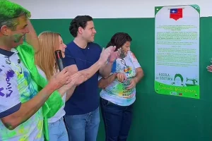Foto: Após homenagem ao pai, Rodrigo Valadares destina emenda para escola com no