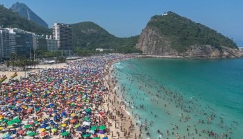 1768049726_d389a5c3-rio-de-janeiro-calor-sol-onda-de-calor-praia