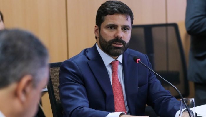 Lula exonera Lewandowski e nomeia Manoel Carlos de Almeida Neto como ministro da Justiça