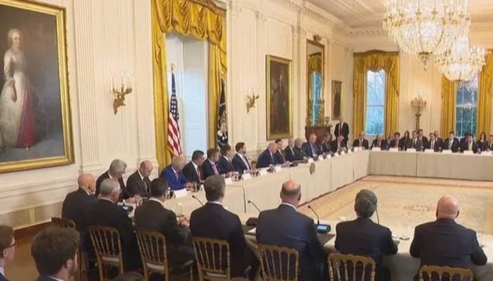 Ex-presidente da Petrobras estima que Venezuela precisa de R$ 300 bilhões para sua indústria de petróleo funcionar minimamente