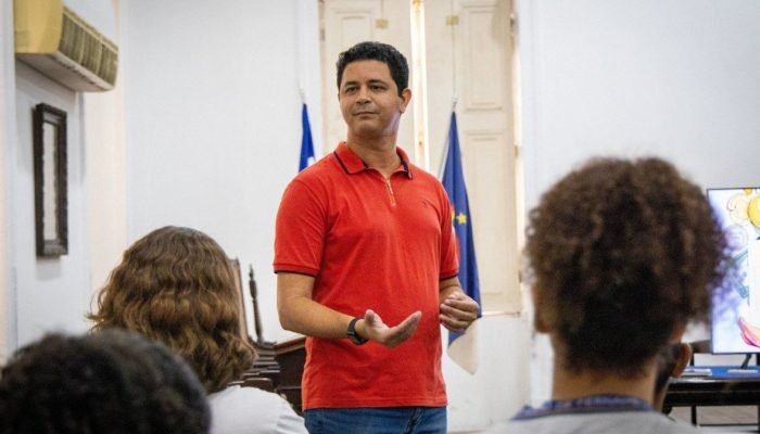 Piso dos professores: governo federal anuncia reajuste nesta quarta-feira (21) após revisão de cálculo pelo MEC