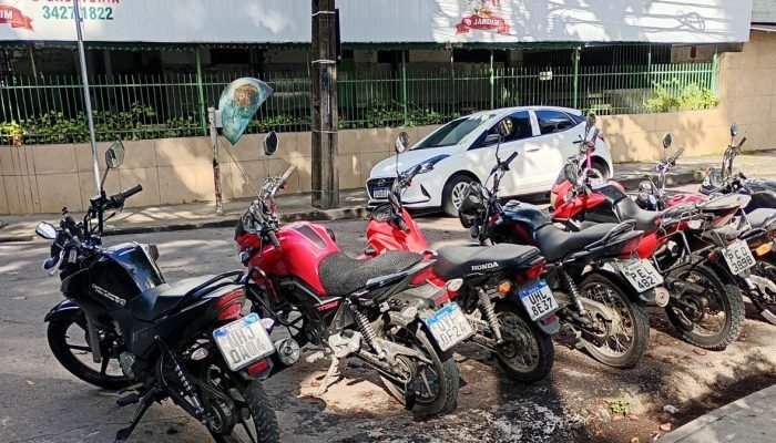 Motocicletas Estacionadas Irregularmente Geram Preocupação no Recife