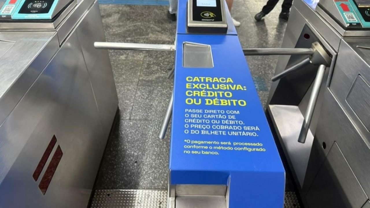 1a750a47-pagamento-aproximacao-metro