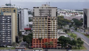 1e49c84f-preparativos-para-a-demolicao-do-predio-do-hotel-torre-palace-metropoles-2-scaled