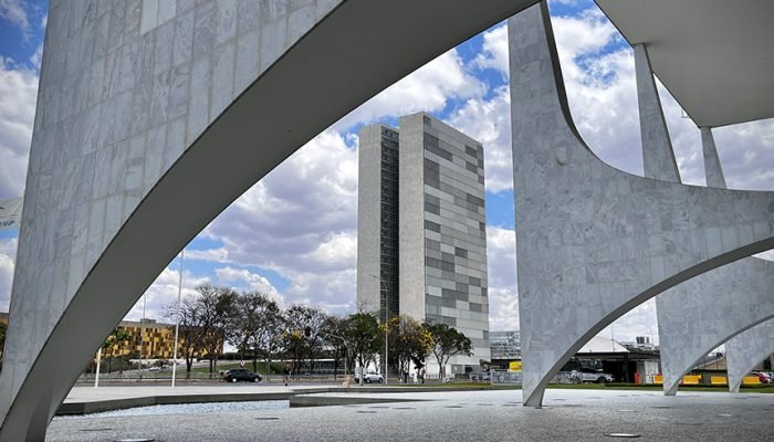 LDO é sancionada com prazo para pagar emendas e veto a Fundo Partidário maior