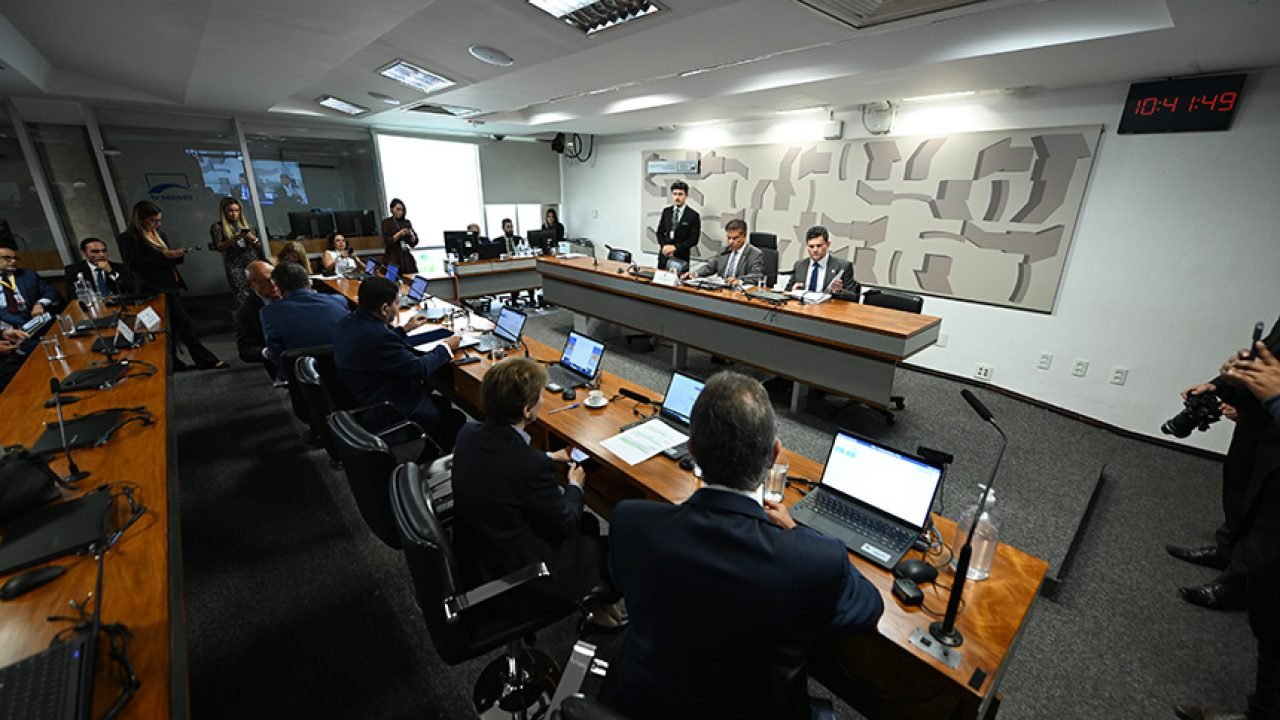 CRE – Comissão de Relações Exteriores e Defesa Nacional Foto: Title