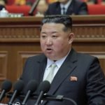 Foto: Kim Jong-un (foto) afirmou que o fortalecimento da capacidade naval tem ca