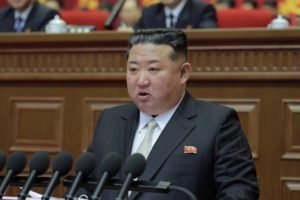 Foto: Kim Jong-un (foto) afirmou que o fortalecimento da capacidade naval tem ca