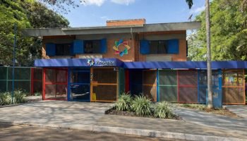 33a95368-thomas-e-colegio-viraventos-firmam-parceria-para-promover-ensino-bilingue-metropoles