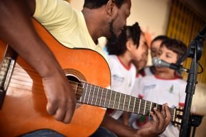 Projeto leva oficinas culturais a escolas do DF