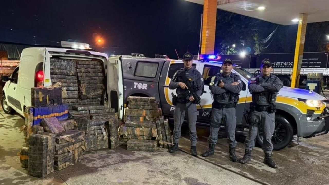 36a3c956-apreensao-maconha-carro