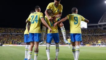 Casemiro celebra gol do Brasil na vitória por 3 a 1 sobre a Croácia — Foto: Case