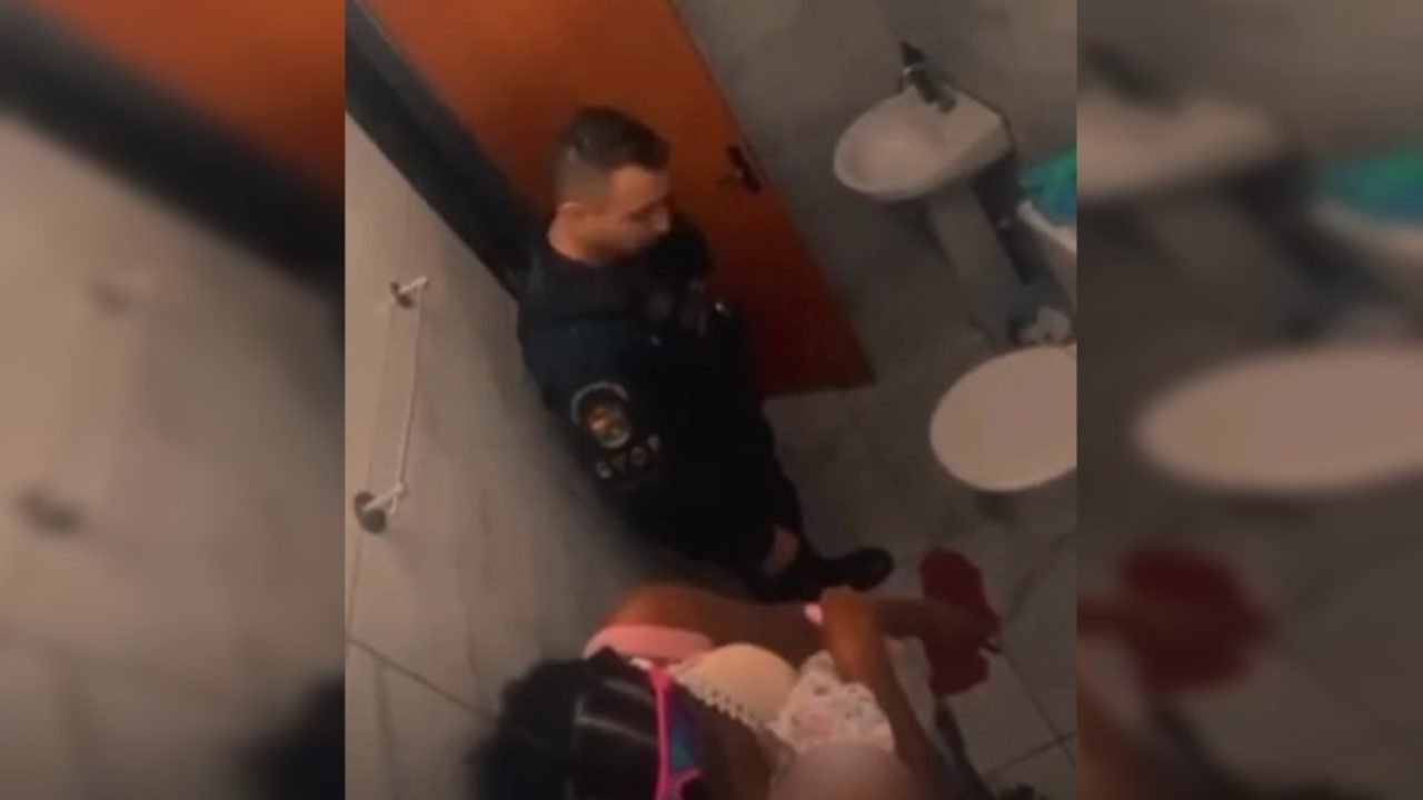 43a9ad5c-ebe-e-resgatado-apos-mae-se-trancar-em-banheiro-com-faca-no-df