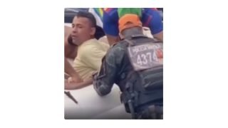 Policiais militares algemam homem dentro de lancha no Rio Capibaribe após denúnc