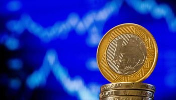 Imagem colorida de moeda de real — Foto: 1 de 1 Imagem colorida de moeda de real