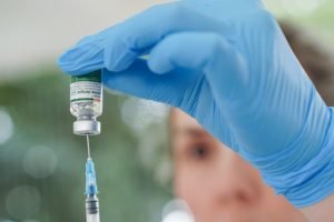 Na imagem, vacina desenvolvida pelo Butantan — Foto: Na imagem, vacina desenvolv