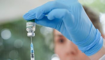 Na imagem, vacina desenvolvida pelo Butantan — Foto: Na imagem, vacina desenvolv