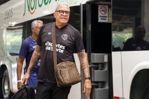 Hélio dos Anjos em ação no comando do Náutico — Foto: Facebook