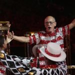 ... — Foto: 1 de 1 Imagem colorida de Mestre Ciça no desfile do Unidos do Virado