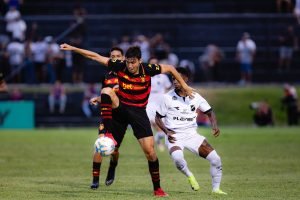Foto: Lance de Biel no jogo entre ABC x Sport pela 2ª rodada da Copa do Nordeste