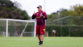 Imagem do técnico Márcio Goiano em treino do Sport — Foto: Imagem do técnico Már