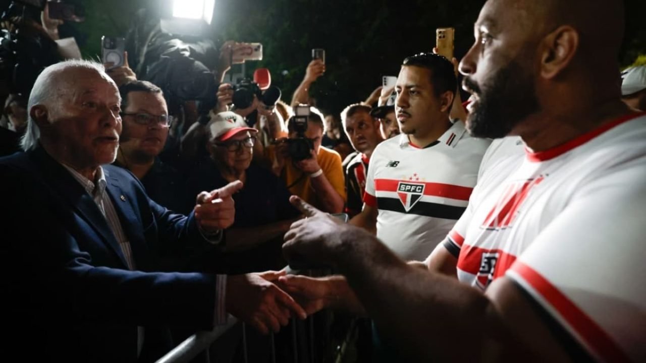 5ddd43c3-vice-presidente-assume-o-comando-do-sao-paulo-apos-o-impeachment-do-presidente-do-clube-jul