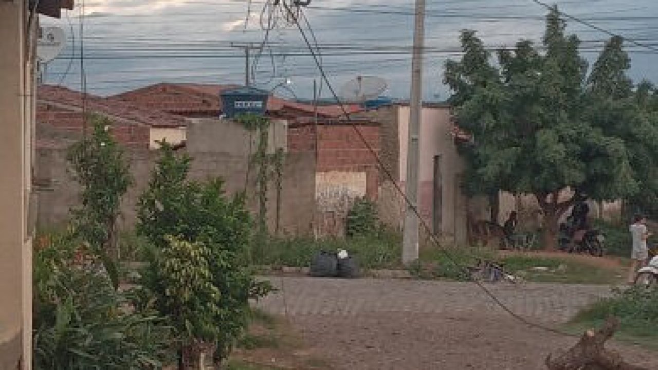 6738FCEB-ACD0-423B-989F-59F6E2051CC3-390x330