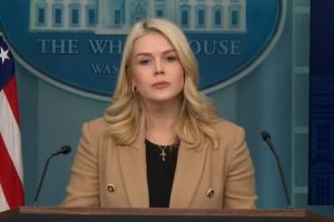 Foto: 1 de 1 Karoline Leavitt, porta-voz da Casa Branca do governo Trump - Foto: