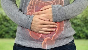 Foto: 1 de 1 Ilustração colorida de intestino no abdômen de um homem - Metrópole