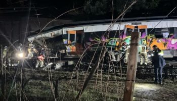 95812719-trem-descarrila-na-espanha-e-mata-uma-pessoa.-ha-37-feridos-