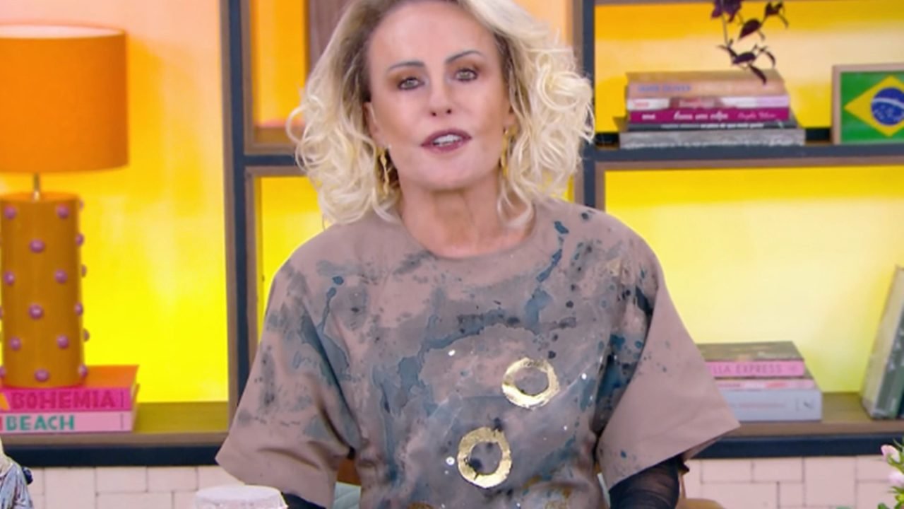 Ana-Maria-Braga-BBB-26 Foto: 1 de 1 Imagem colorida de Ana Maria Braga no palco do Mais Você - Metrópol