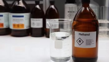 Associacao-relaciona-metanol-usado-em-bebidas-adulteradas-ao-PCC