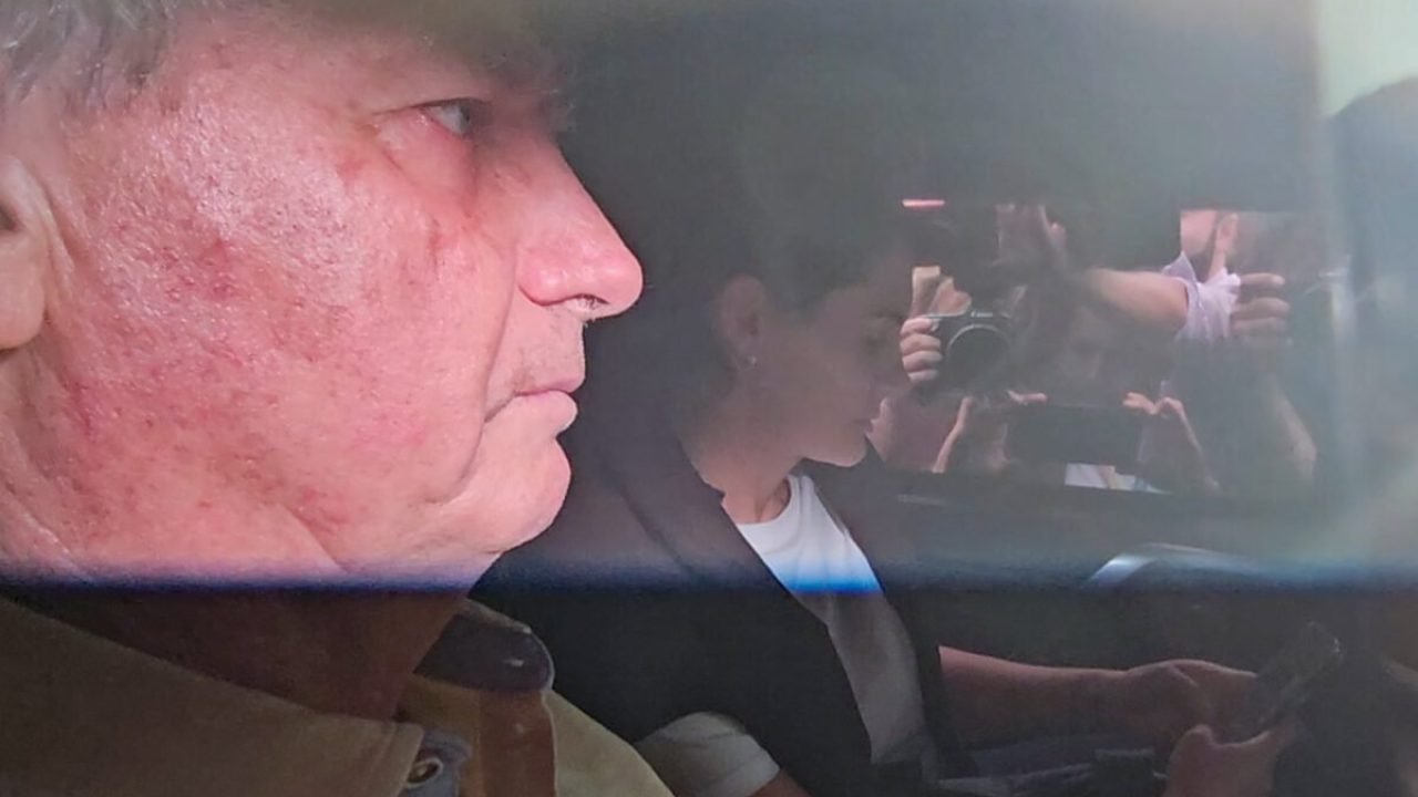 Bolsonaro-tem-alta-de-hospital-do-DF-apos-ser-internado-as-pressas-Metropoles-3-1200x800