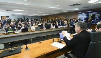 Foto: A depoente substituta é mulher e sócia de Cícero Marcelino de Souza Santos