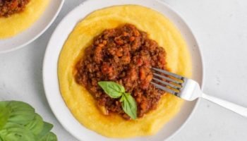 Carne moída com polenta — Foto: 1 de 1 Carne moída com polenta - Foto: Guia da C