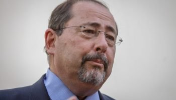 Celso-Vilardi-advogado-de-defesa-do-ex-presidente-Jair-Bolsonaro-falam-com-a-imprensa-ao-fim-do-terc