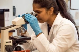 Cientista-mulher-1-848x477-1
