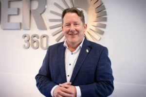 Foto: Darragh O'Brien, ministro do Clima, Energia e Meio Ambiente da Irlanda, ta