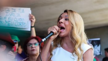 Foto: 1 de 1 Deputada Erika Hilton discursa durante o ato durante Frente Naciona