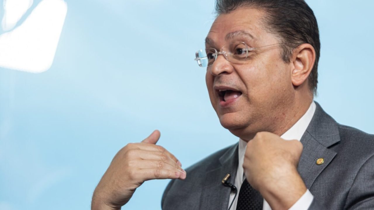 Deputado-Sostenes-Cavalcante-PL-RJ-lider-do-PL-na-Camara-Metropoles-15-1200x800