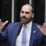 Eduardo-Bolsonaro-plenario-mai2024-848x477