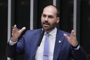 Eduardo-Bolsonaro-plenario-mai2024-848x477