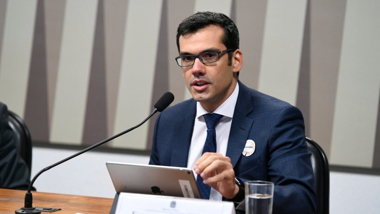 Emmanoel-Schmidt-Rondon-1-1200x800