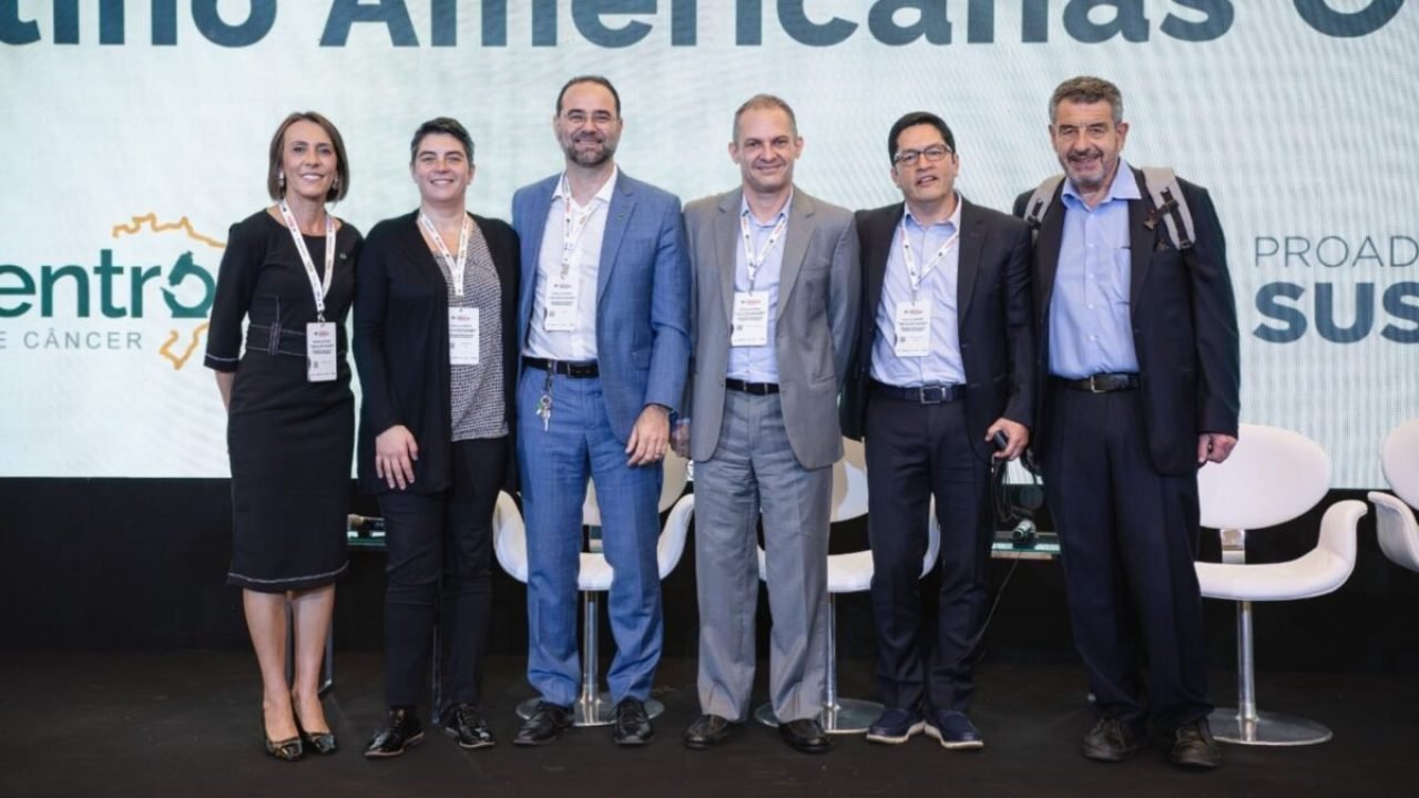 Especialistas-do-Brasil-e-do-mundo-debatem-praticas-oncologicas-em-SP-1200x800
