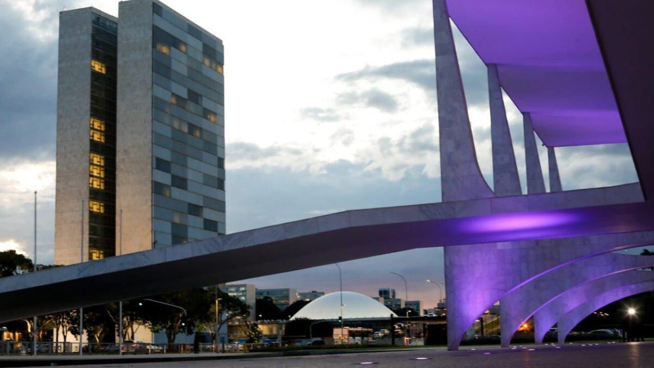 Fachada-do-Congresso-Nacional-e-Palacio-do-Planalto-deputados-e-senadores-e-presidente-Btasil-Brasil Fachada-do-Congresso-Nacional-e-Palacio-do-Planalto-deputados-e-senadores-e-presidente-Btasil-Brasil