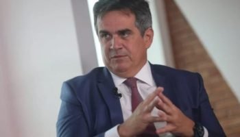 Bolsonaro e Ciro Nogueira, ministro da Casa Civil do governo Bolsonaro. — Foto: