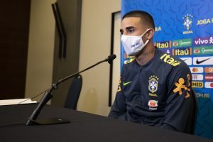 Foto: 1 de 1 Galhardo em entrevista pela Seleção Brasileira - Foto: Lucas Figuei