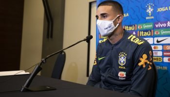 Foto: 1 de 1 Galhardo em entrevista pela Seleção Brasileira - Foto: Lucas Figuei