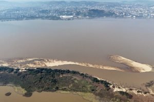 Ilha-de-banco-de-areia-no-guaiba-1